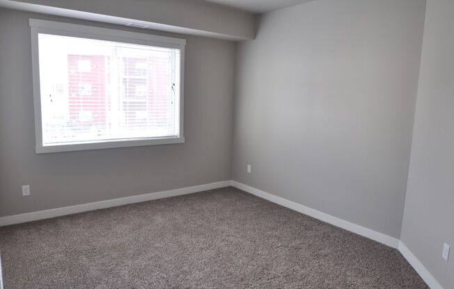 3 beds, 2 baths, $1,925, Unit 118