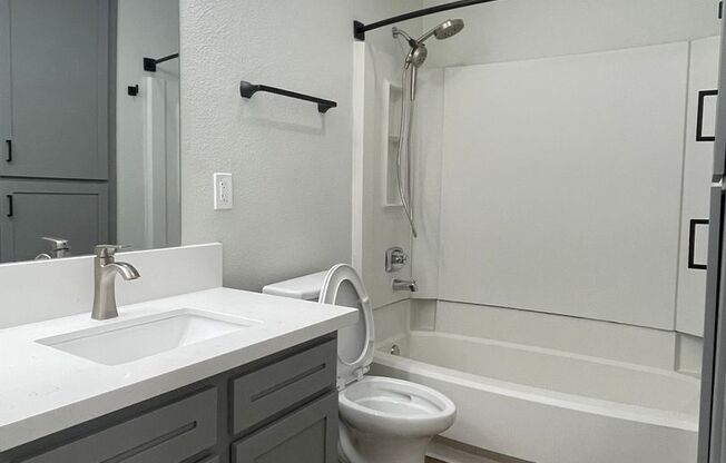 1 bed, 1 bath, 725 sqft, $1,685, Unit 363