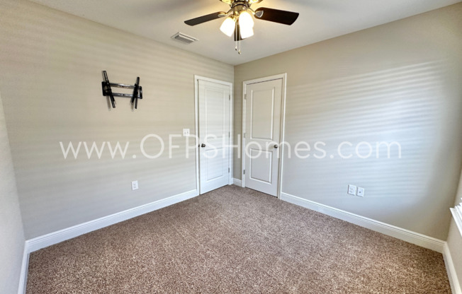 3 beds, 2 baths, $1,900