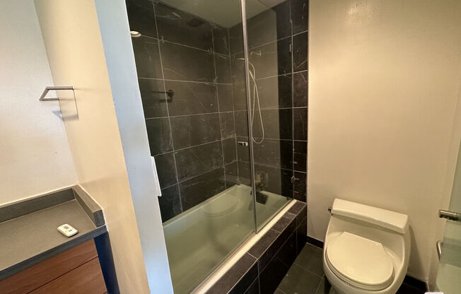 2 beds, 2 baths, 1,182 sqft, $5,750, Unit 1911