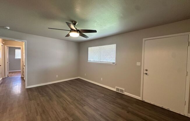 3 beds, 1 bath, $1,095