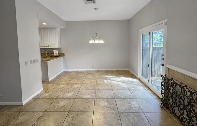 ALAMO HEIGHTS TOWNHOUSE!