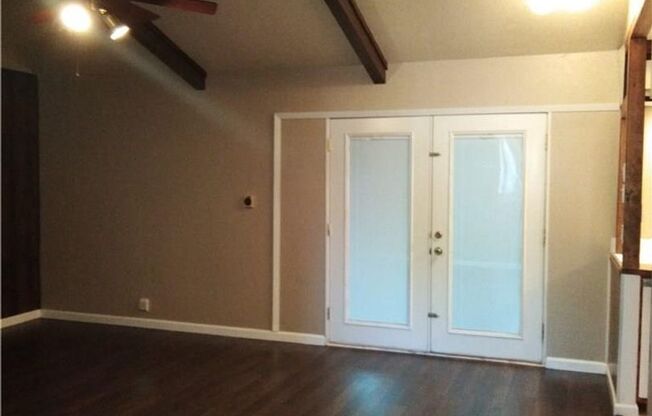 Cozy 3 Bed / 2 Bath Single-Family Home for Rent in Garland