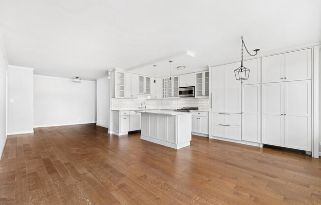 1 bed, 1 bath, 949 sqft, $5,450, Unit 19X