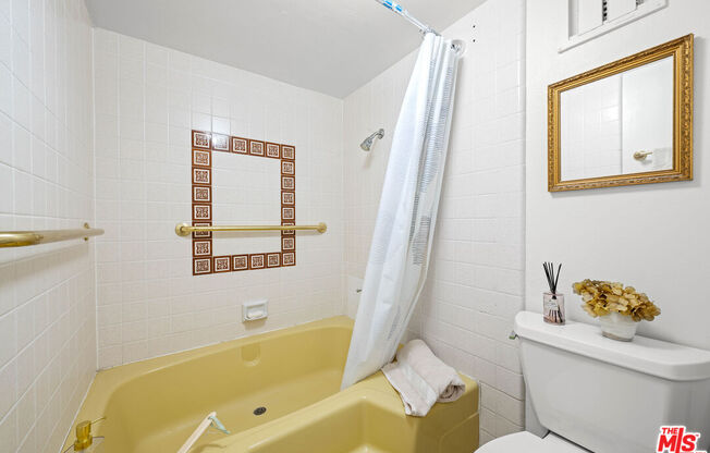 2 beds, 2 baths, 1,088 sqft, $4,600, Unit 810
