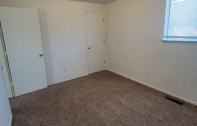 2 beds, 1 bath, 980 sqft, $1,295, Unit Unit A