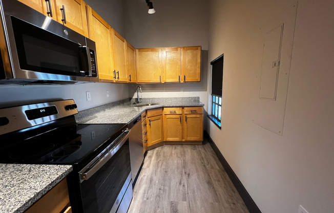 1 bed, 1 bath, 715 sqft, $1,365, Unit 248
