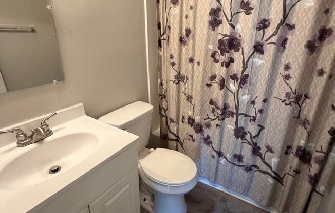 2 beds, 1 bath, 725 sqft, $949, Unit 807-11TH R