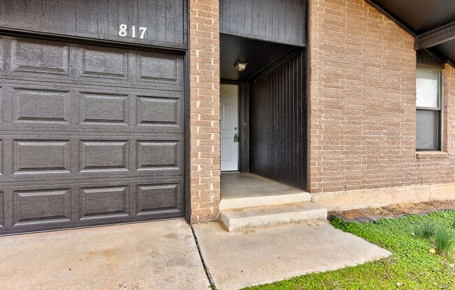 Gorgeous 3BD/2BTH Home Minutes from I-35 and The University of Oklahoma!