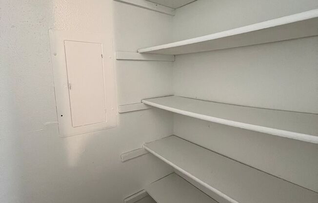 2 beds, 2 baths, 1,000 sqft, $1,275, Unit 1006