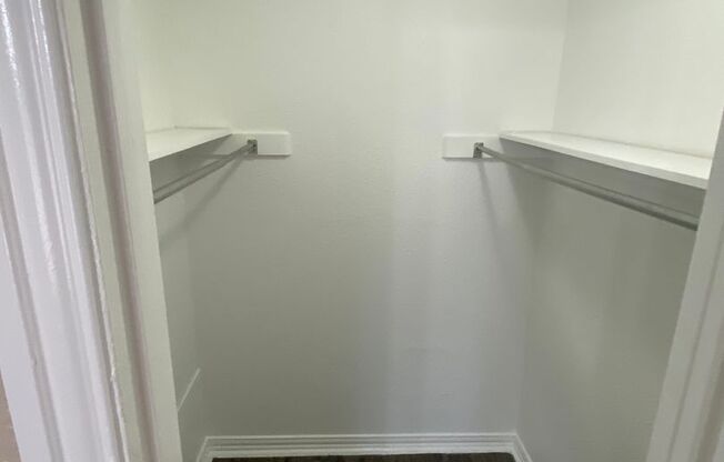 2 beds, 2 baths, 878 sqft, $1,430, Unit 2071