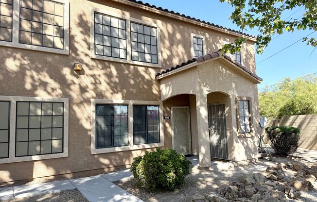 1/BD 1/BA Light-Filled Condo in Gated Community
