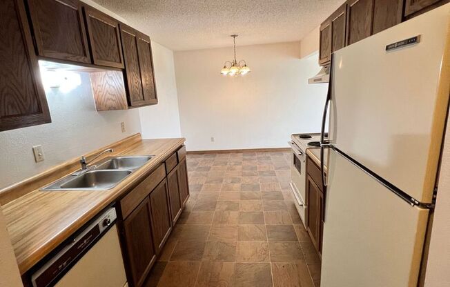 1 bed, 1 bath, $725, Unit C-06