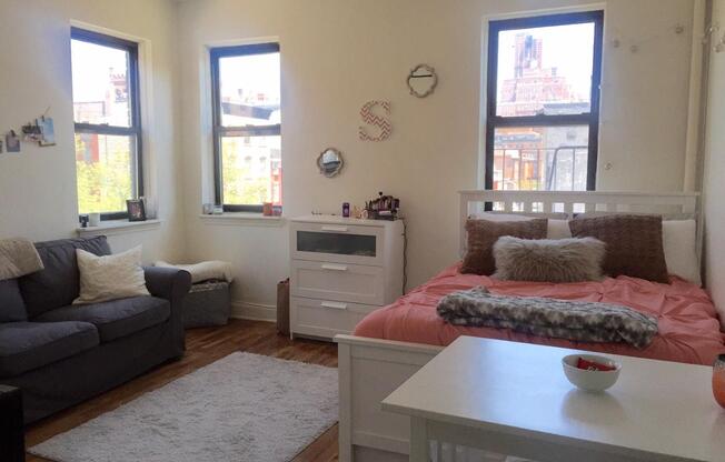 Studio, 1 bath, $3,000, Unit 2B