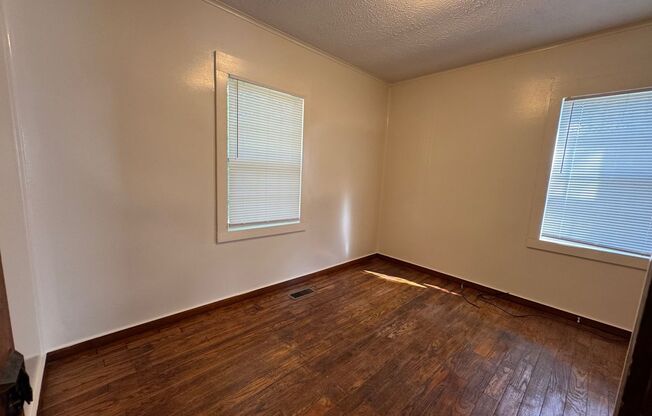 2 beds, 1 bath, $1,550