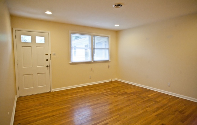 2 beds, 1 bath, $1,800