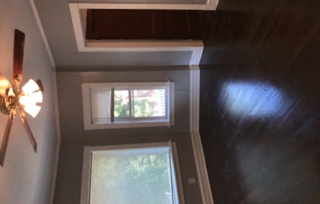5027 W SUNNYSIDE