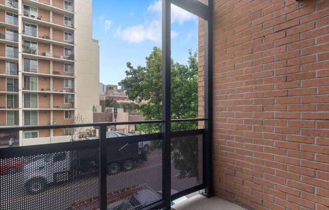 Studio, 1 bath, 800 sqft, $1,975, Unit 324