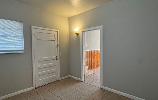 3 beds, 1 bath, $1,125