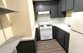 1 bed, 1 bath, 780 sqft, $2,250, Unit #4