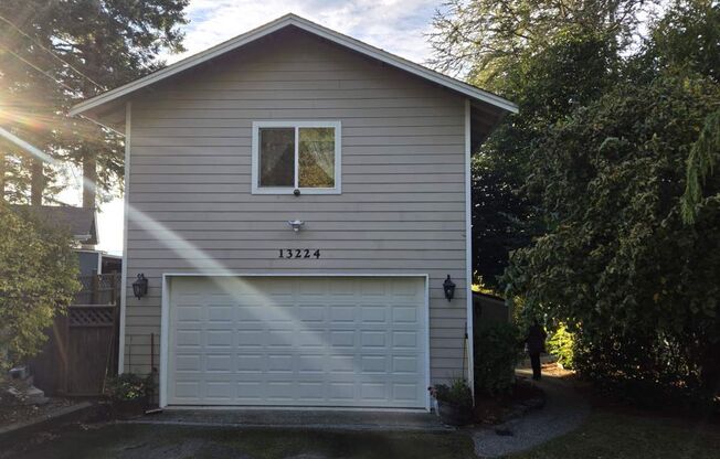 3 beds, 2 baths, $3,495