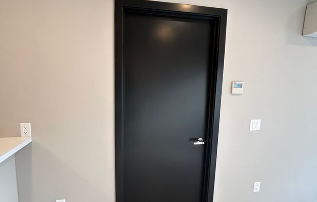 1 bed, 1 bath, 458 sqft, $1,375, Unit 215