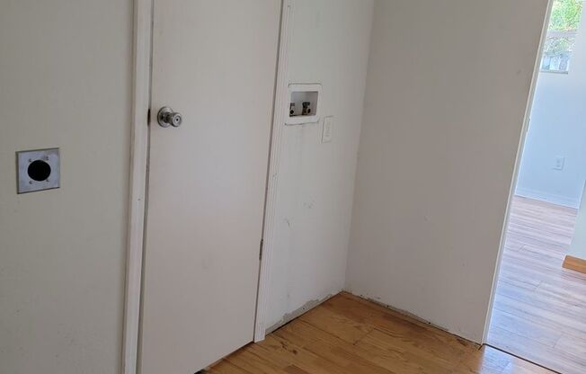 2 beds, 1 bath, $1,500