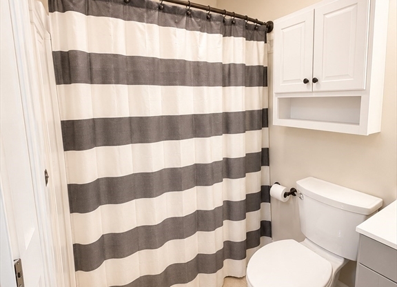 2 beds, 1 bath, 980 sqft, $2,300, Unit 3402
