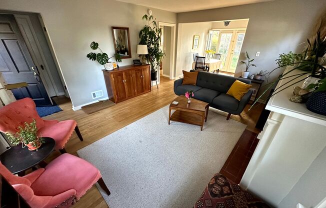 Charming Fully Furnished Bungalow Rental with Modern Amenities in Roseway!