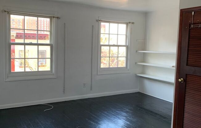 9 East Read Street - 8098