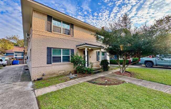 Great 1 Bedroom 1 Bath Apartment