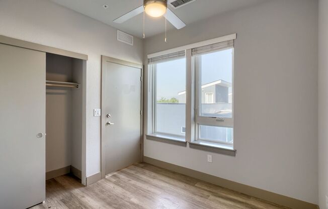 4 beds, 4 baths, 1,094 sqft, $2,900, Unit 406