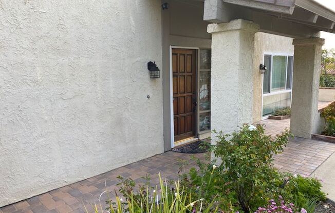 Captain’s Hill: 2 Bedroom 2 Bath Single Level Courtyard Home,