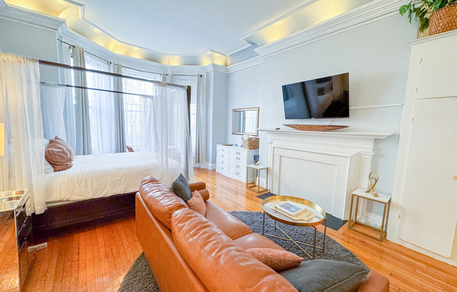 Studio, 1 bath, 600 sqft, $4,000, Unit 2