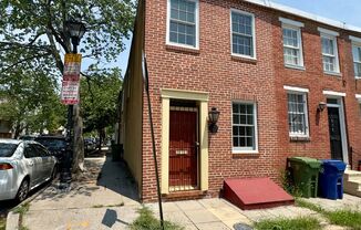 Charming 2 Bedroom/1 Bathroom Townhome in Baltimore, MD!