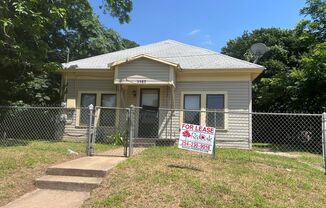 Bonus room, East Waco