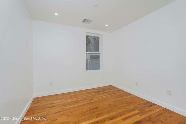 1 bed, 1 bath, 3,300 sqft, $1,800, Unit 1