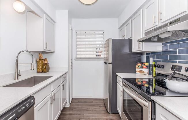 2 beds, 2 baths, 952 sqft, $1,449