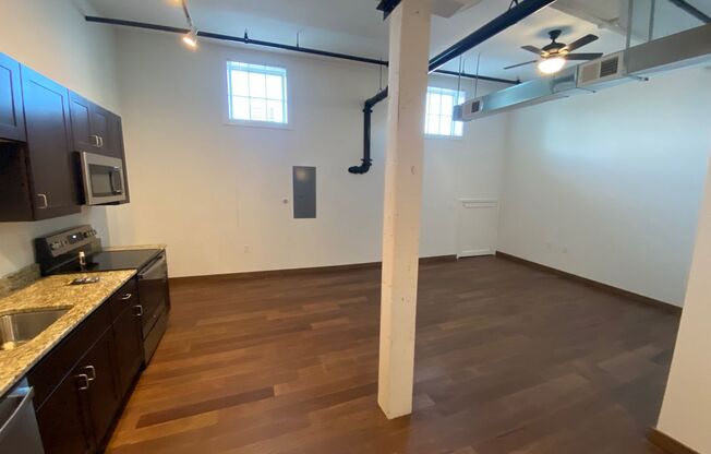 1 bed, 1 bath, 540 sqft, $1,150, Unit Unit 122B