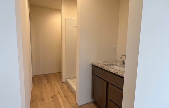 1 bed, 1 bath, $1,600, Unit 881-104