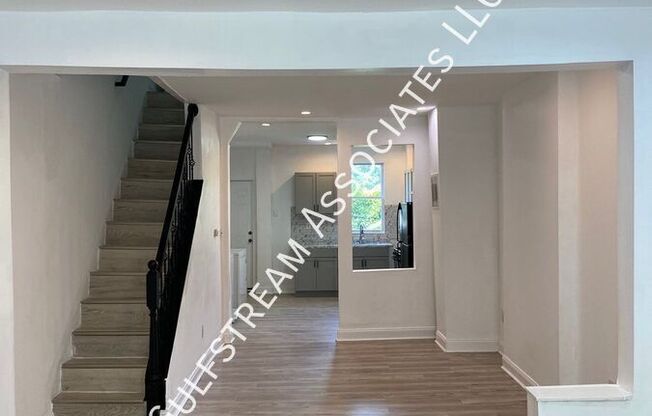 2566 W FAYETTE ST