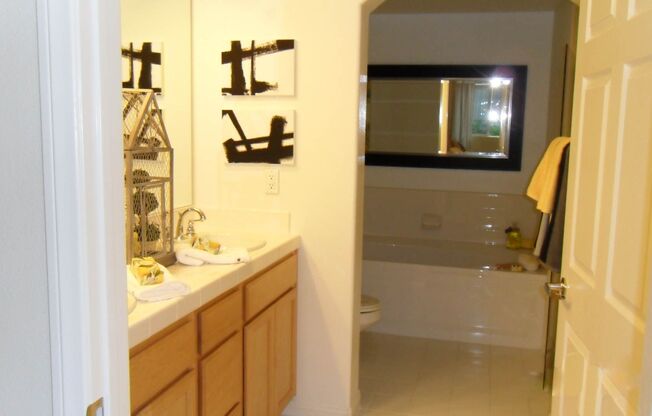 3 beds, 2.5 baths, 1,576 sqft, $3,700, Unit 8700-302