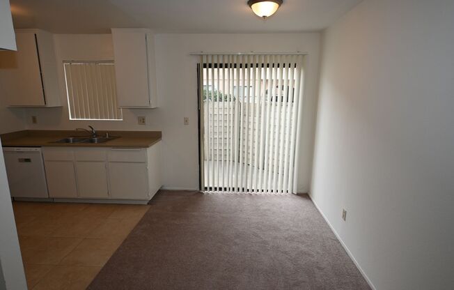 2 beds, 1.5 baths, $2,300, Unit 08