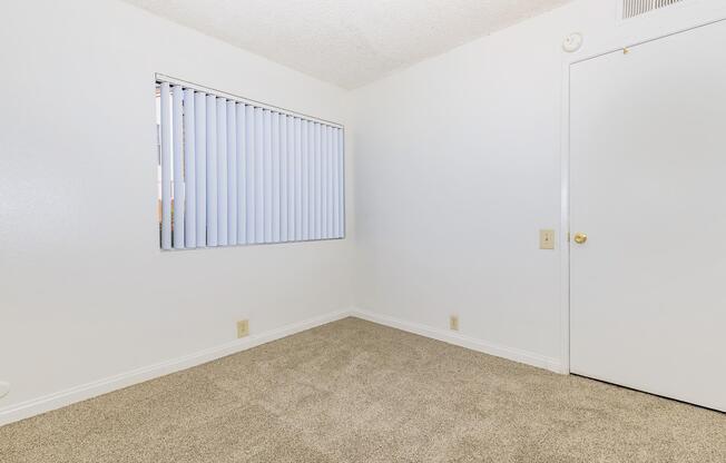 2 beds, 1 bath, 800 sqft, $1,280