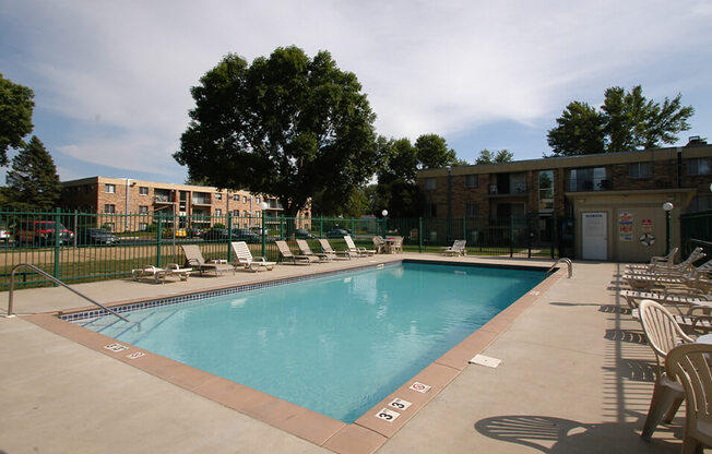 Winchester Apts swimming pool