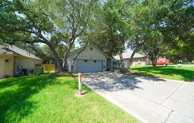 Beautifully Updated Home in Olympia Hills Subdivision. Realtor Commission $500