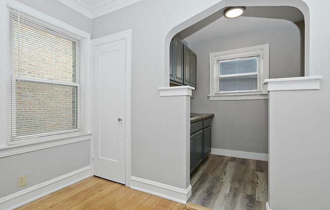 2 beds, 1 bath, $1,800, Unit 953-3