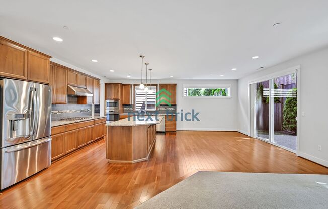 A spacious 4-bedroom+ 2 dens +Bonus Room and 3.5 bathroom modern home ready for Rent!