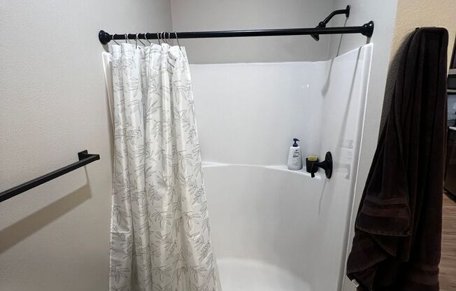 Studio, 1 bath, 545 sqft, $1,195, Unit 880-114