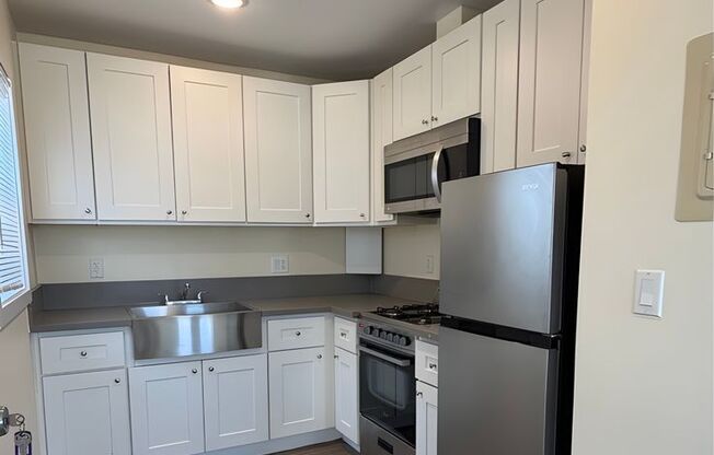 Studio, 1 bath, 220 sqft, $1,512